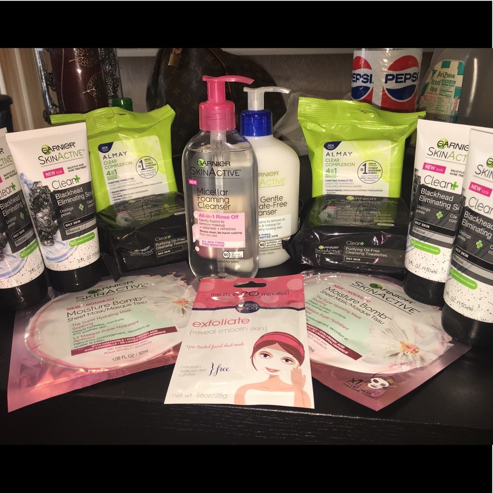 💟price dropped💟Garnier and Almay skincare bundle